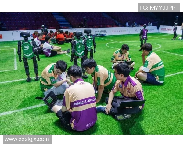 足球巨星训练营现场实录 专业指导与技术展示全程揭秘